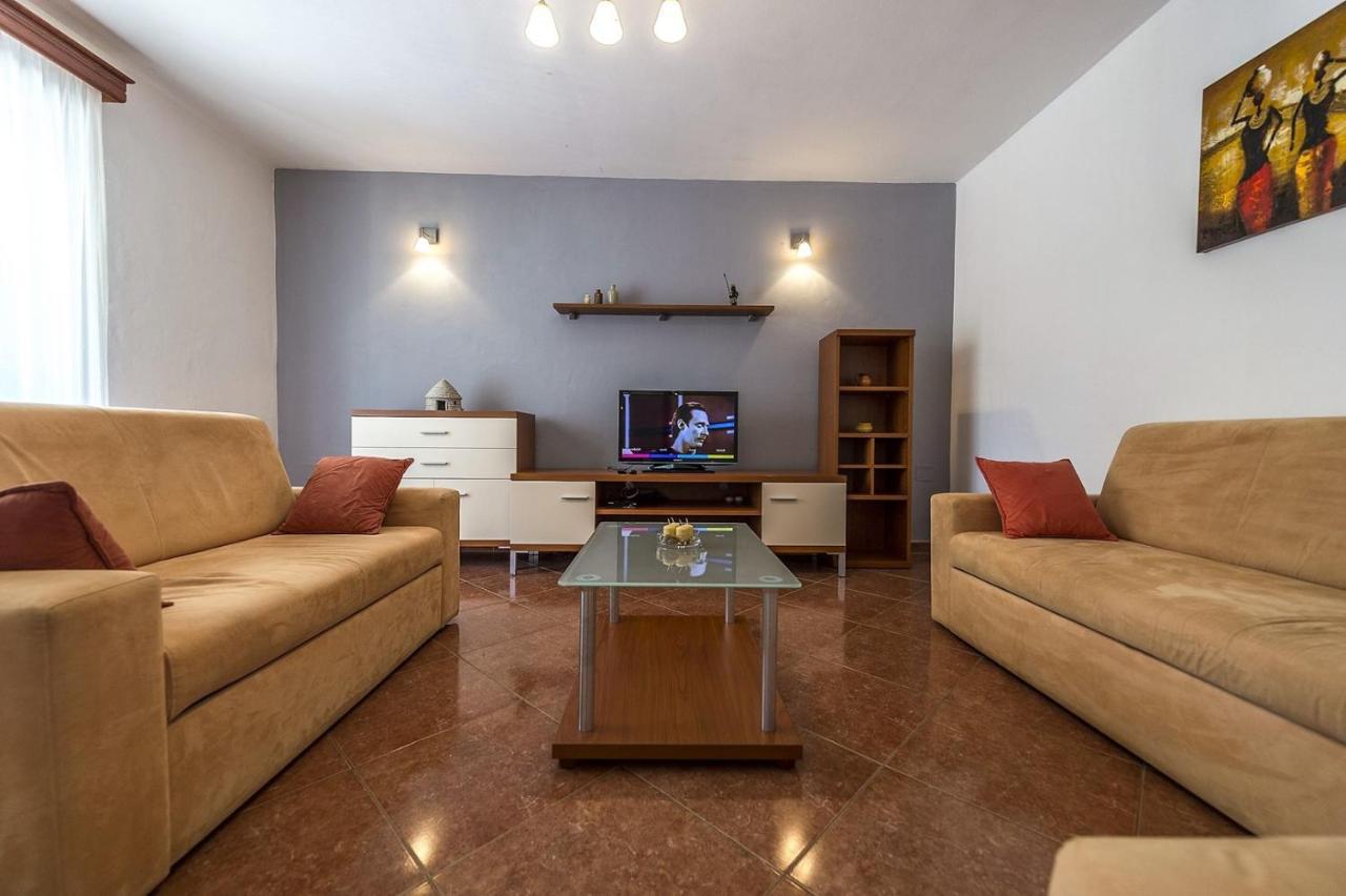 Spacious Three-Bedroom Villa Balun With Pool Porec Esterno foto