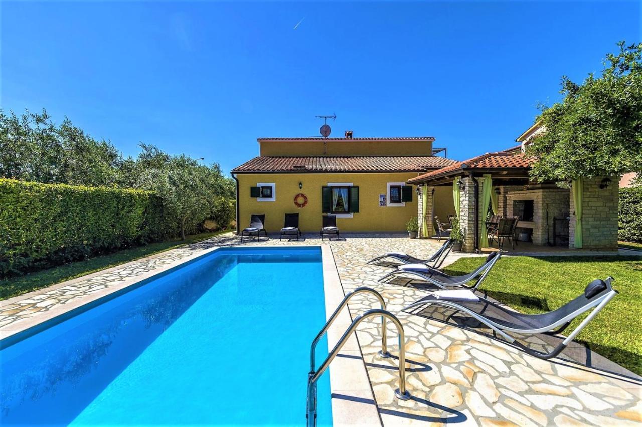 Spacious Three-Bedroom Villa Balun With Pool Porec Esterno foto