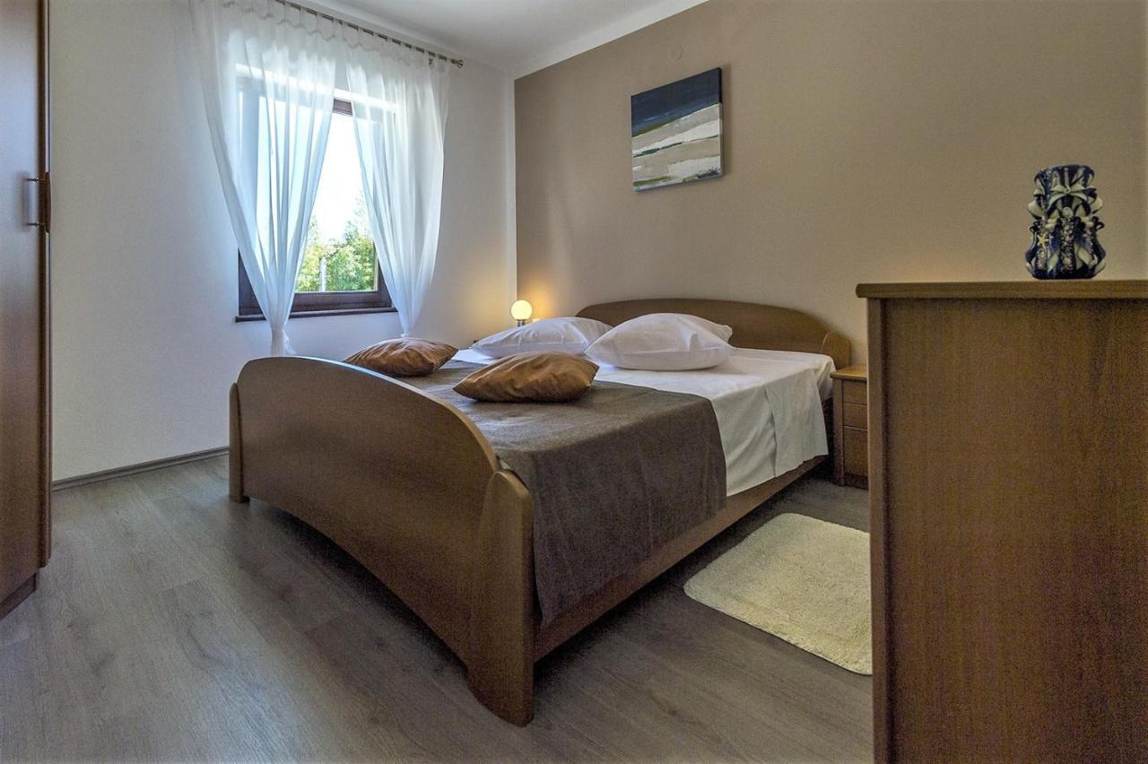 Spacious Three-Bedroom Villa Balun With Pool Porec Esterno foto