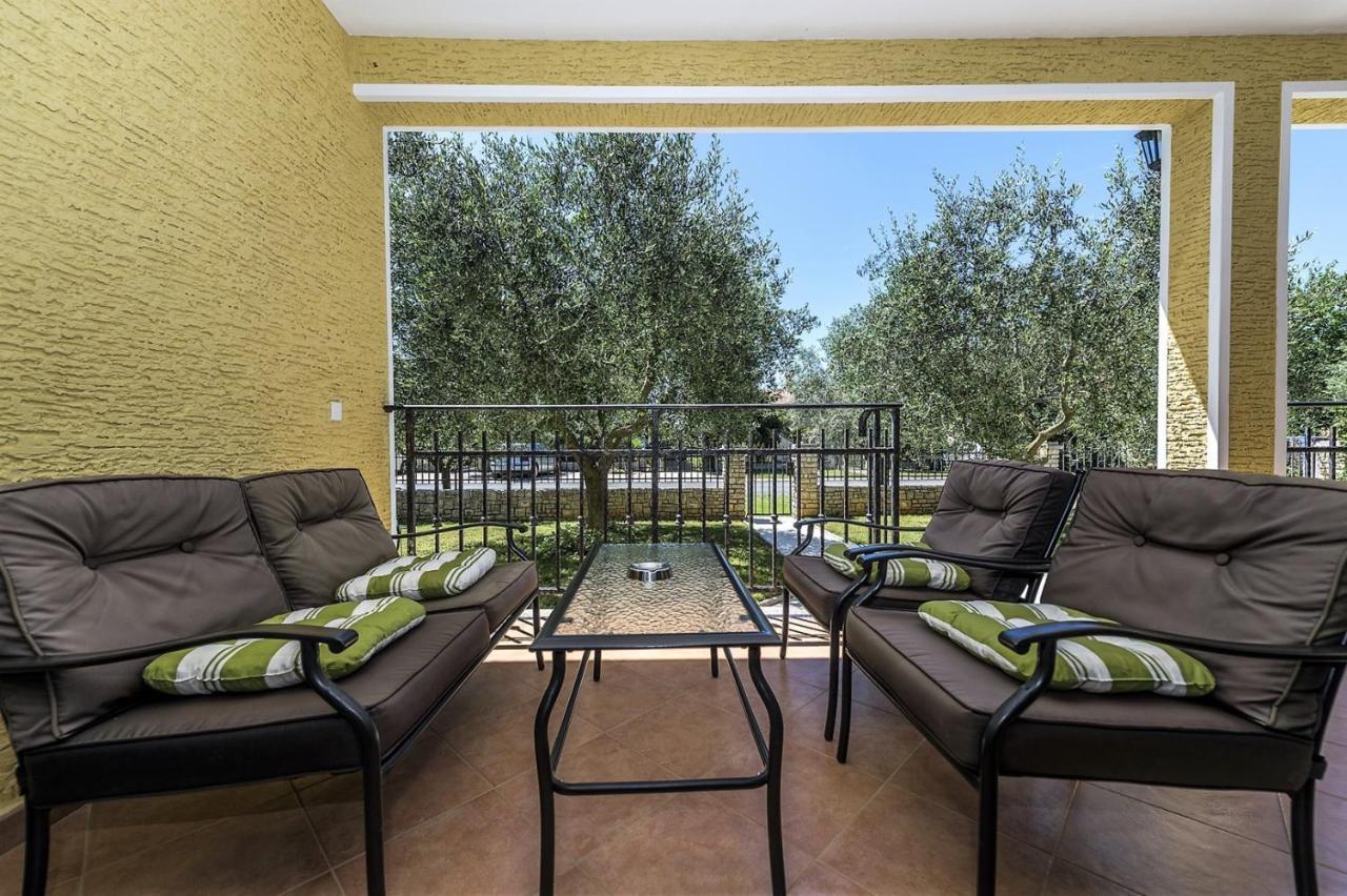Spacious Three-Bedroom Villa Balun With Pool Porec Esterno foto