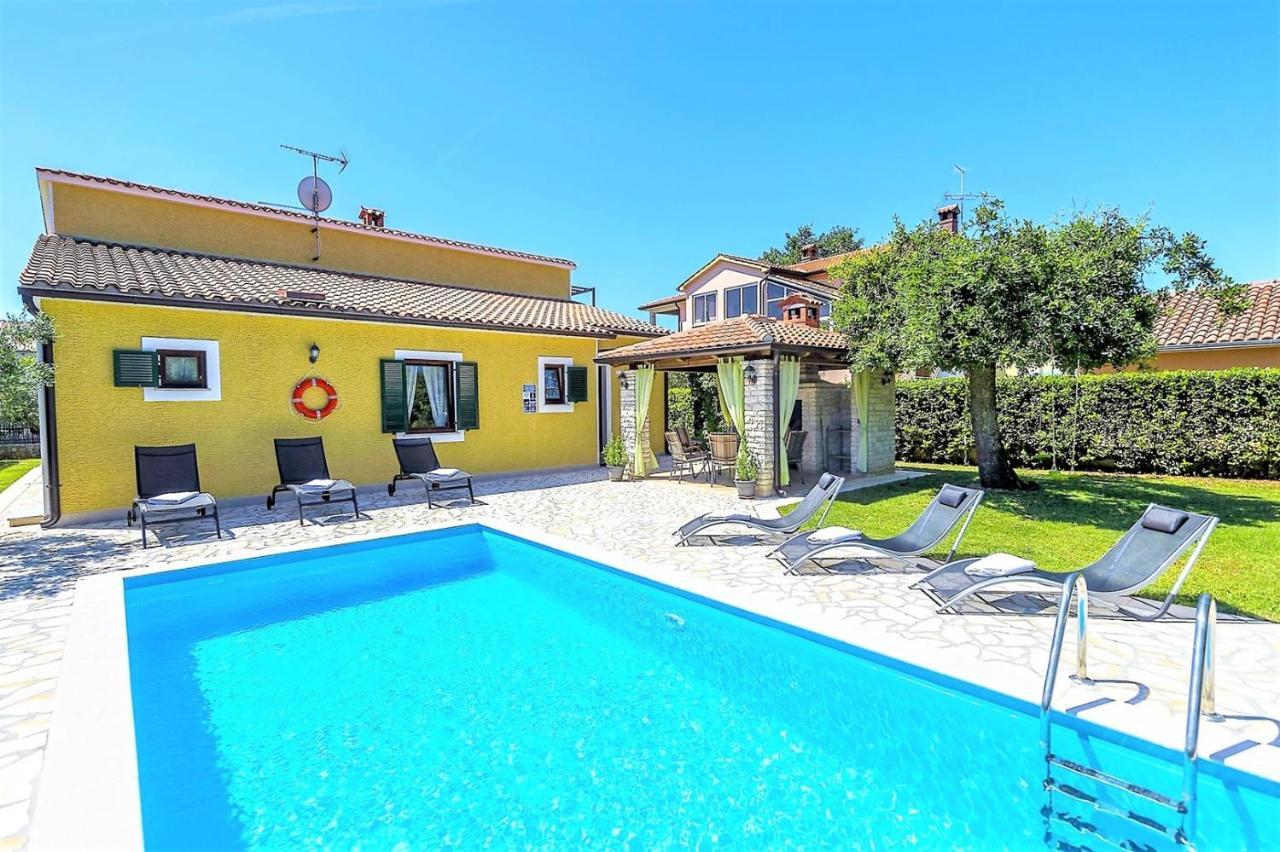 Spacious Three-Bedroom Villa Balun With Pool Porec Esterno foto