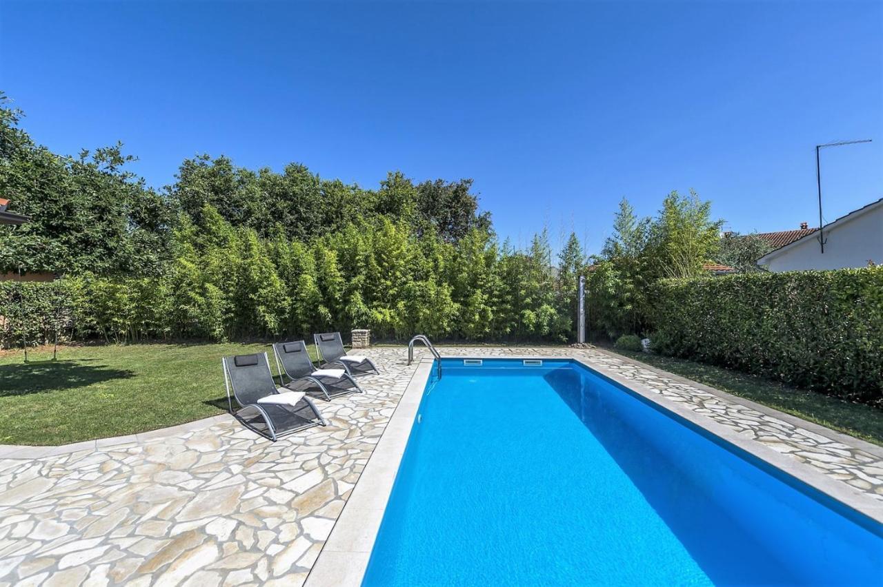 Spacious Three-Bedroom Villa Balun With Pool Porec Esterno foto